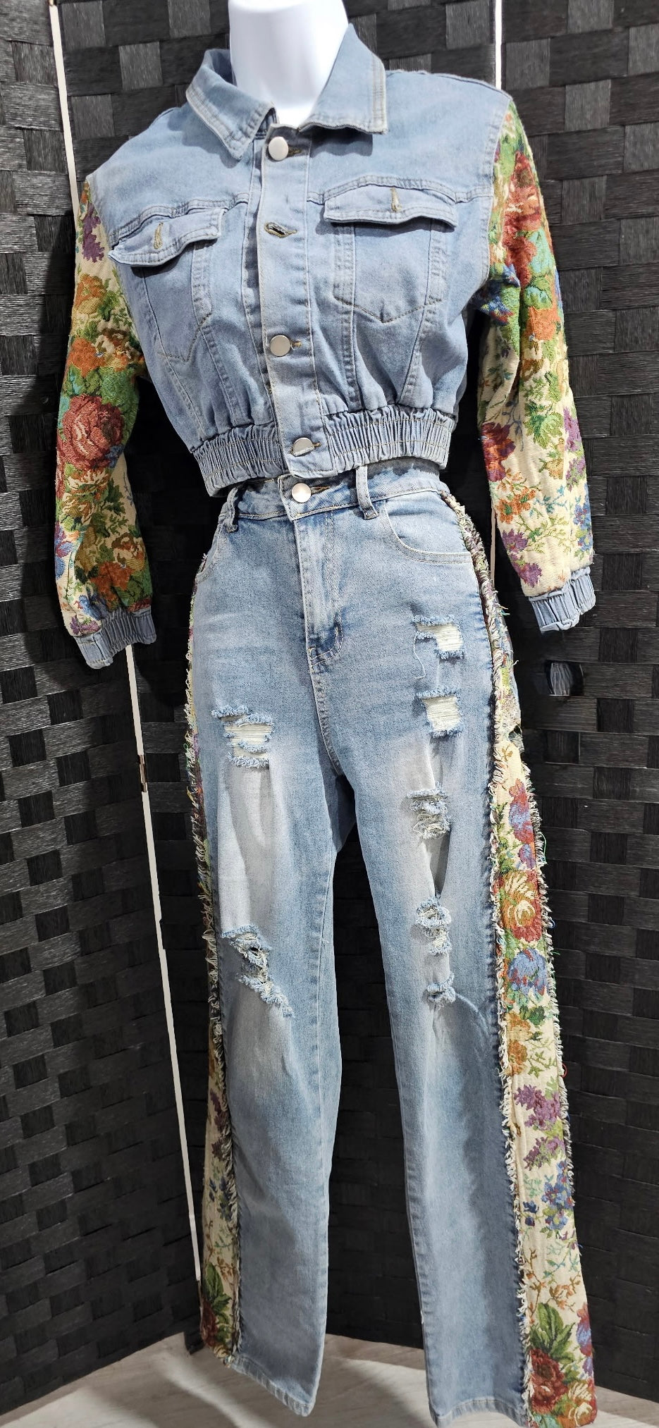 Museum of Art Floral Set